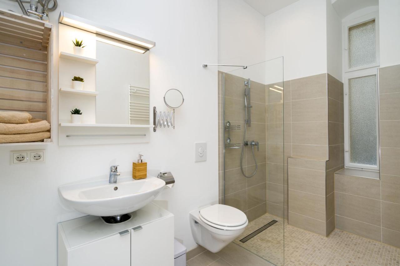 The Lohmeyerstr Vh Links, 2 Bedroom Up To 5 People ベルリン エクステリア 写真